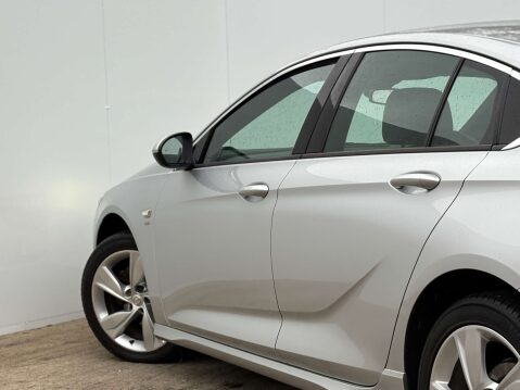 Vauxhall Insignia 1.5 Insignia SRi VX-Line Nav T Auto 5dr 51