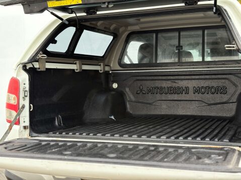 Mitsubishi L200 2.4 L200 Warrior Double Cab DI-D Auto 4WD 5dr 22