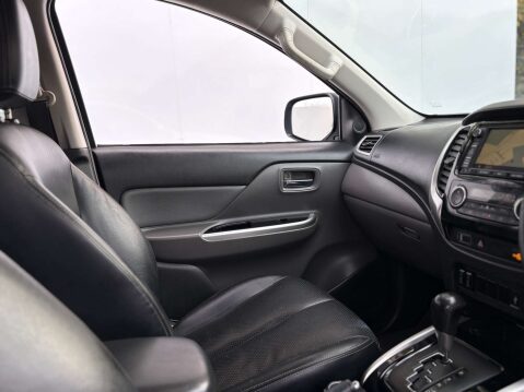 Mitsubishi L200 2.4 L200 Warrior Double Cab DI-D Auto 4WD 5dr 10