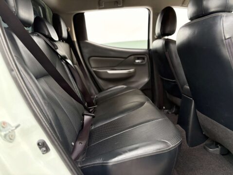 Mitsubishi L200 2.4 L200 Warrior Double Cab DI-D Auto 4WD 5dr 15