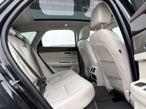Jaguar XF 2.0 XF Portfolio D AWD Auto 4WD 5dr 26