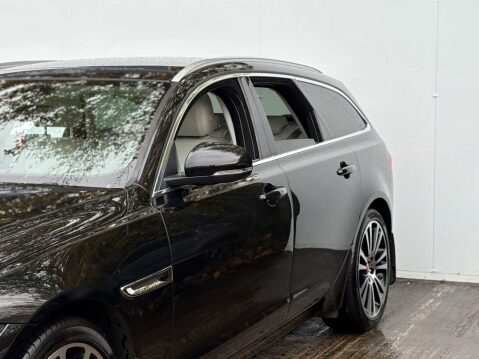 Jaguar XF 2.0 XF Portfolio D AWD Auto 4WD 5dr 41