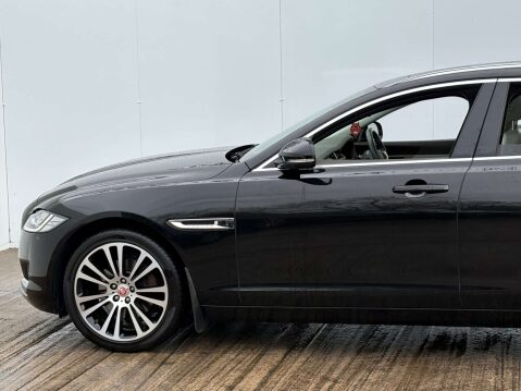 Jaguar XF 2.0 XF Portfolio D AWD Auto 4WD 5dr 60