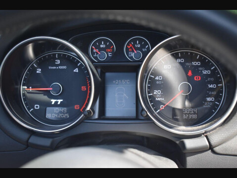 Audi TT 2.0 TDI Black Edition Roadster 2dr Diesel Manual quattro Euro 5 (170 ps) 17