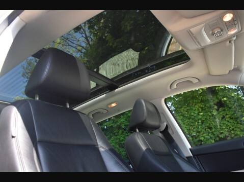 Volkswagen Tiguan 2.0 TDI R-Line SUV 5dr Diesel Auto 4WD Euro 5 (140 ps) 6