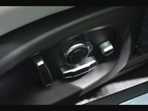 Jaguar XF 3.0d V6 S Saloon 4dr Diesel Auto Euro 6 (s/s) (300 ps) 16