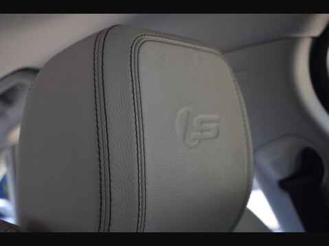 Jaguar XF 3.0d V6 S Saloon 4dr Diesel Auto Euro 6 (s/s) (300 ps) 22