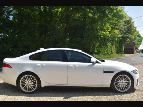 Jaguar XF 3.0d V6 S Saloon 4dr Diesel Auto Euro 6 (s/s) (300 ps) 3