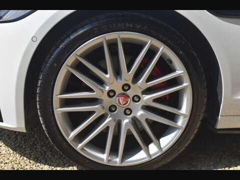 Jaguar XF 3.0d V6 S Saloon 4dr Diesel Auto Euro 6 (s/s) (300 ps) 13