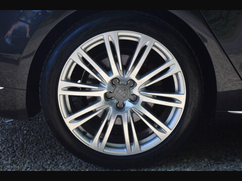 Audi A8 3.0 TDI V6 SE Executive Saloon 4dr Diesel Tiptronic quattro Euro 6 (s/s) LW 12