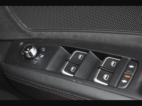 Audi A8 3.0 TDI V6 SE Executive Saloon 4dr Diesel Tiptronic quattro Euro 6 (s/s) LW 16
