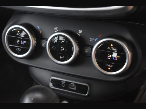 Fiat 500X 1.4 MultiAir Cross SUV 5dr Petrol Auto 4WD Euro 6 (s/s) (170 bhp) 9