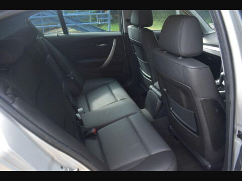 BMW 1 Series 2.0 120d SE Hatchback 5dr Diesel Steptronic Euro 4 (177 ps) 6