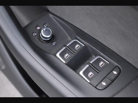 Audi Q3 1.4 TFSI CoD Black Edition SUV 5dr Petrol S Tronic Euro 6 (s/s) (150 ps) 15