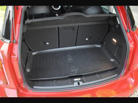 Mini Countryman 1.6 Cooper SUV 5dr Petrol Auto Euro 6 (122 ps) 21