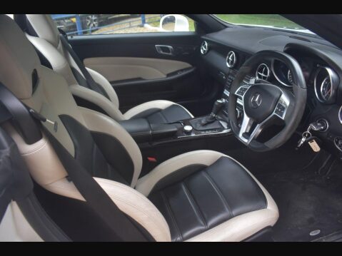Mercedes-Benz SLK 5.5 SLK55 V8 AMG Convertible 2dr Petrol SpdS+7GT Euro 5 (s/s) (421 ps) 4