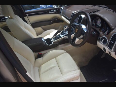 Porsche Cayenne 3.0 TD V6 SUV 5dr Diesel TiptronicS 4WD Euro 6 (s/s) (262 ps) 4