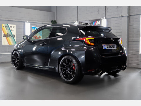 Toyota Yaris GR-Y CIRCUIT 12