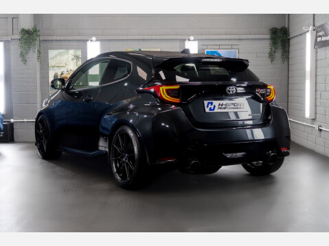 Toyota Yaris GR-Y CIRCUIT 13