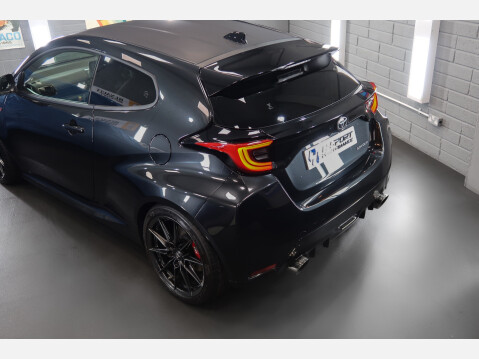 Toyota Yaris GR-Y CIRCUIT 14