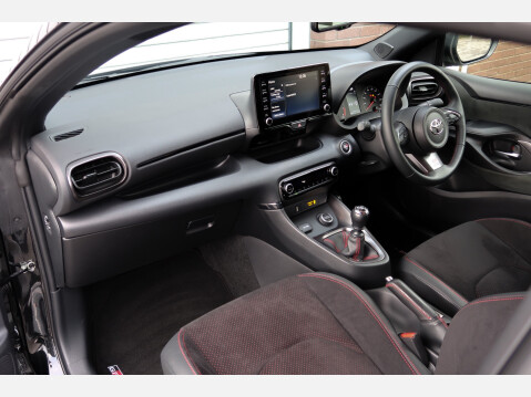 Toyota Yaris GR-Y CIRCUIT 23