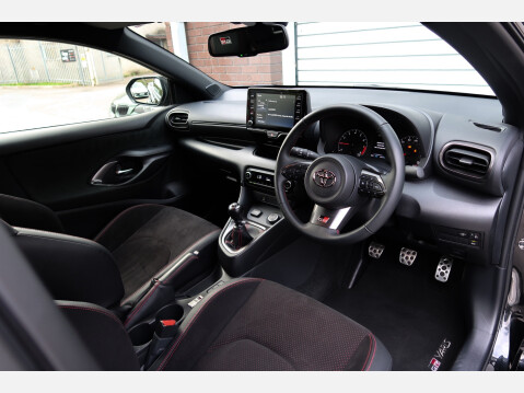 Toyota Yaris GR-Y CIRCUIT 25