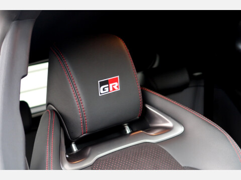 Toyota Yaris GR-Y CIRCUIT 29