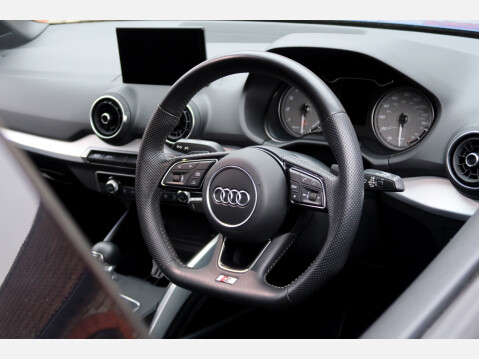 Audi Q2 SQ2 TFSI QUATTRO 23