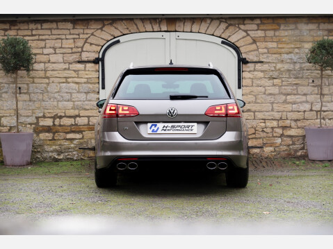 Volkswagen Golf R TSI DSG 11