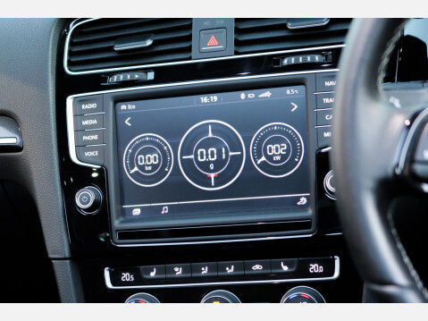 Volkswagen Golf R TSI DSG 34