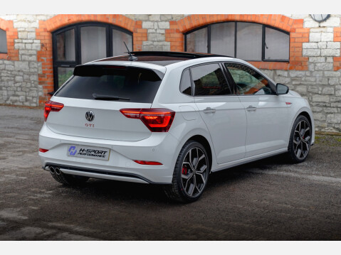 Volkswagen Polo GTI TSI DSG 9