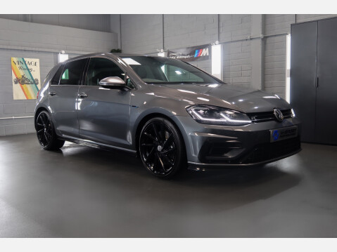 Volkswagen Golf R TSI 4MOTION DSG 3