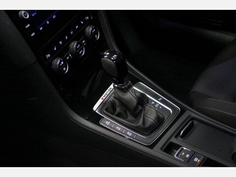 Volkswagen Golf R TSI 4MOTION DSG 5