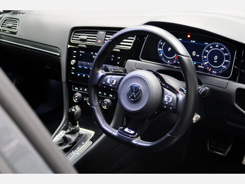 Volkswagen Golf R TSI 4MOTION DSG 7