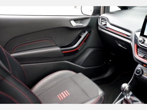 Ford Fiesta ST-LINE X 29