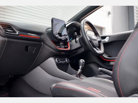Ford Fiesta ST-LINE X 35