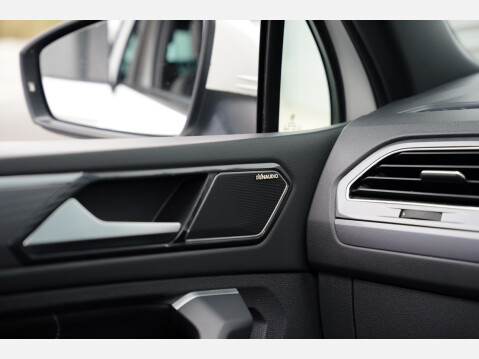 Volkswagen Tiguan R-LINE TDI BMT 4MOTION DSG 10