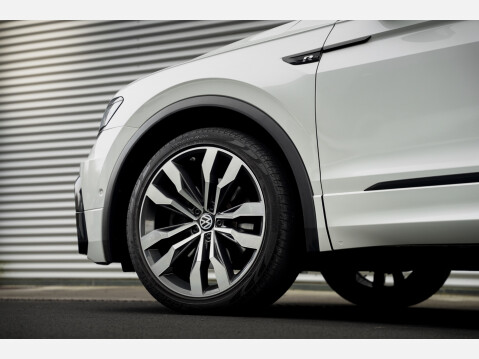 Volkswagen Tiguan R-LINE TDI BMT 4MOTION DSG 20