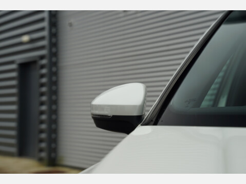 Volkswagen Tiguan R-LINE TDI BMT 4MOTION DSG 25