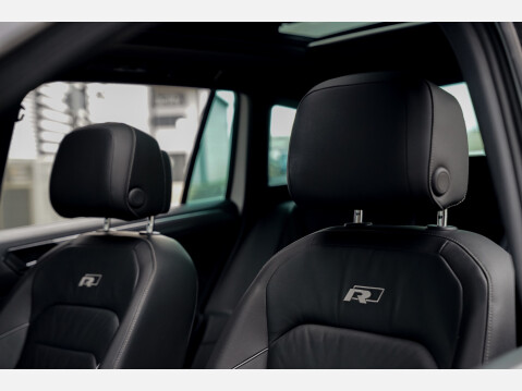 Volkswagen Tiguan R-LINE TDI BMT 4MOTION DSG 34