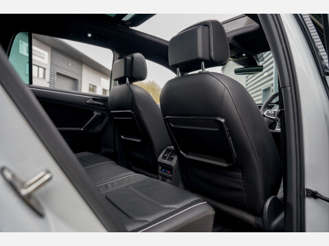 Volkswagen Tiguan R-LINE TDI BMT 4MOTION DSG 36