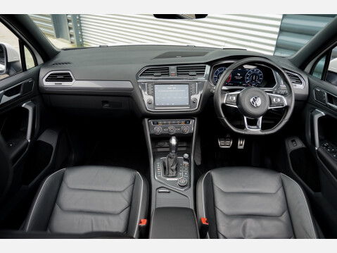 Volkswagen Tiguan R-LINE TDI BMT 4MOTION DSG 40