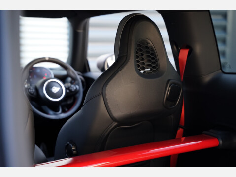 Mini Hatch JOHN COOPER WORKS GP 28