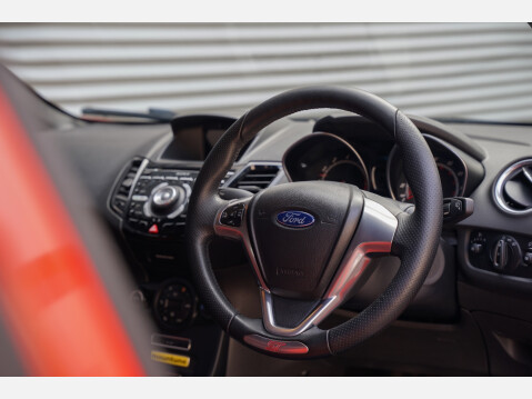 Ford Fiesta ST-2 35