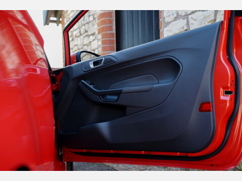 Ford Fiesta ST-3 36