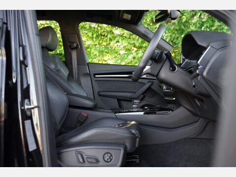 Audi Q5 Edition 1 24