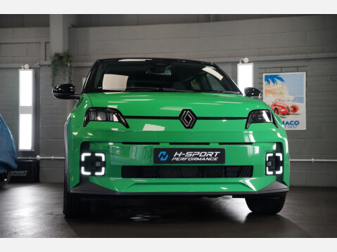 Renault 5 TECHNO E-TECH 15
