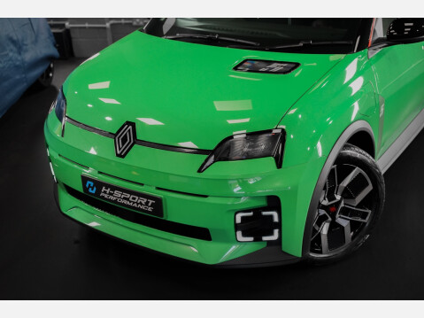 Renault 5 TECHNO E-TECH 18