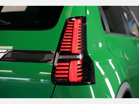 Renault 5 TECHNO E-TECH 24