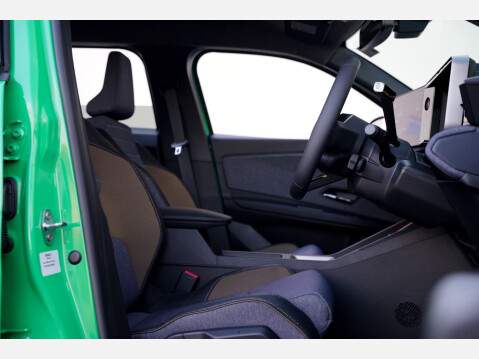 Renault 5 TECHNO E-TECH 28